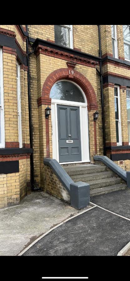 No 5 Apartment *