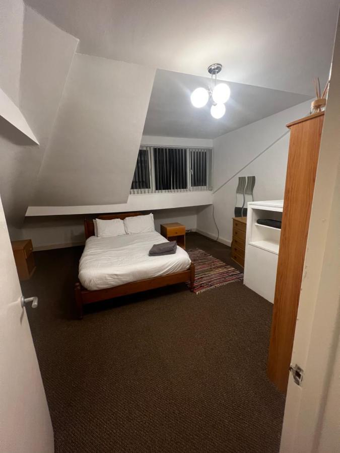 No 5 * Liverpool